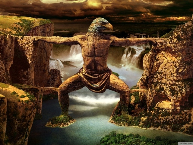 Мост в виде статуи