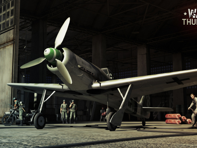 War Thunder самолет в гараже