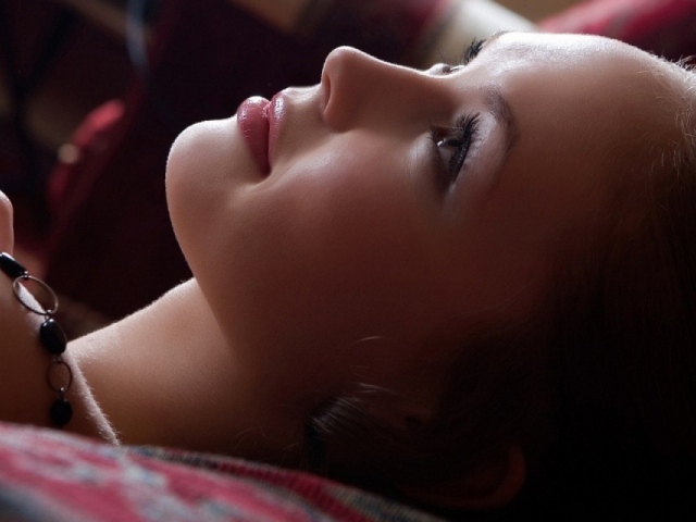 Брюнетка мечтает