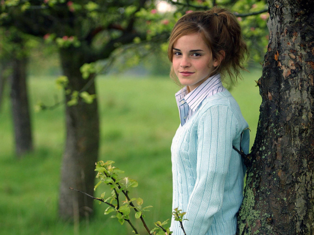 Эмма Ватсон на природе
