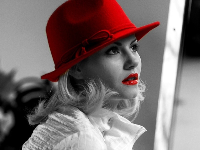 В красной шляпе