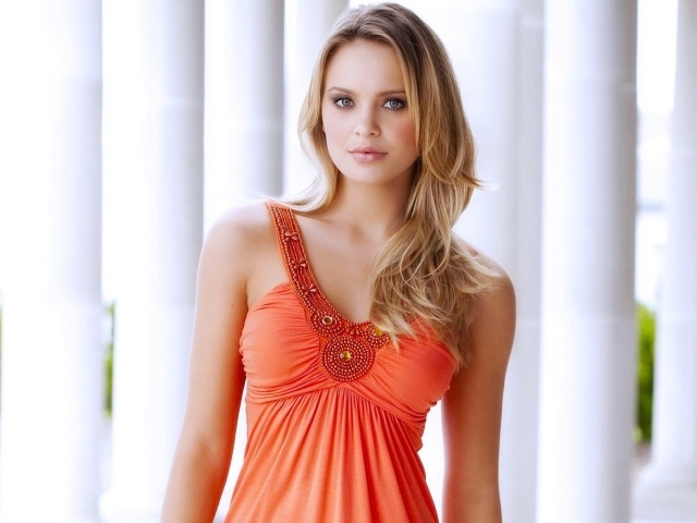 Модель Елисандра Томашески