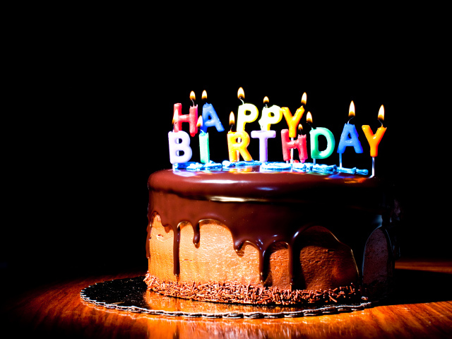 Свечи на торте для дня рождения