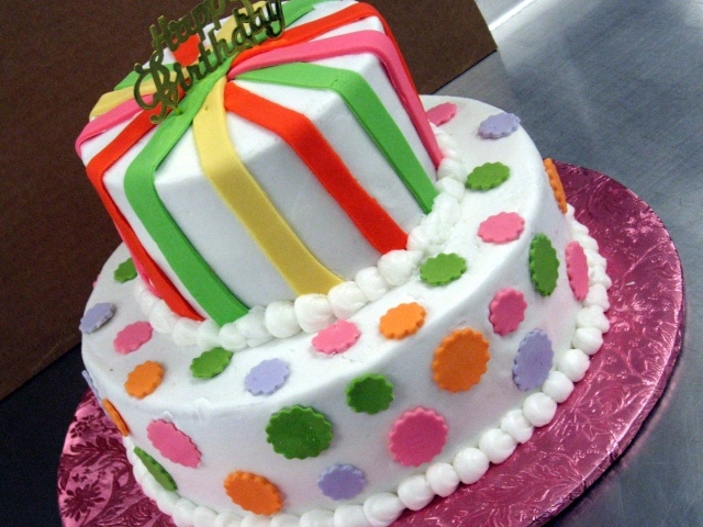 Подарок торт на день рождения