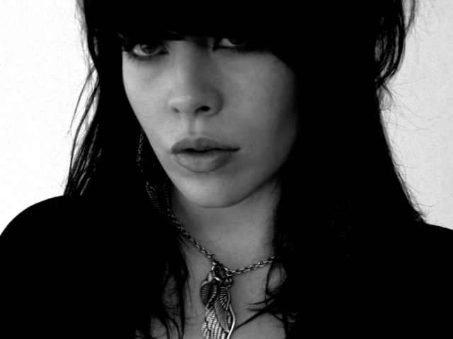 Alex Hepburn на белом фоне