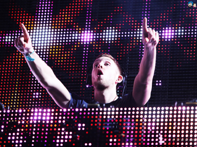 Calvin Harris выступает