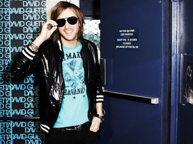 David Guetta в очках