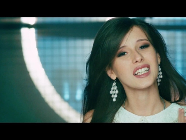 Эльвира Т улыбается