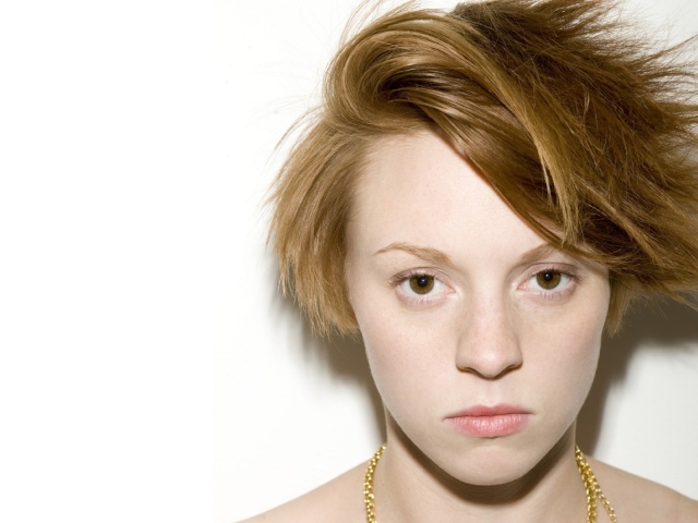 La Roux в сумасшедшей прическе