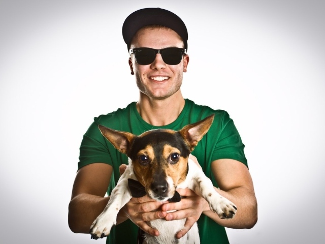 Макс Корж с собакой