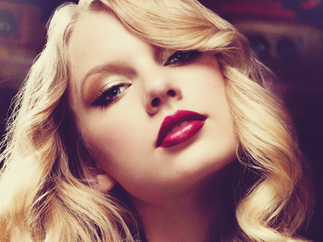 Taylor Swift красная помада