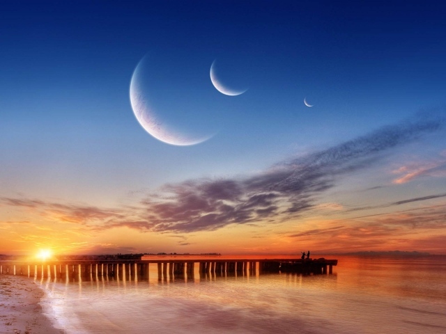 Три луны и пляж