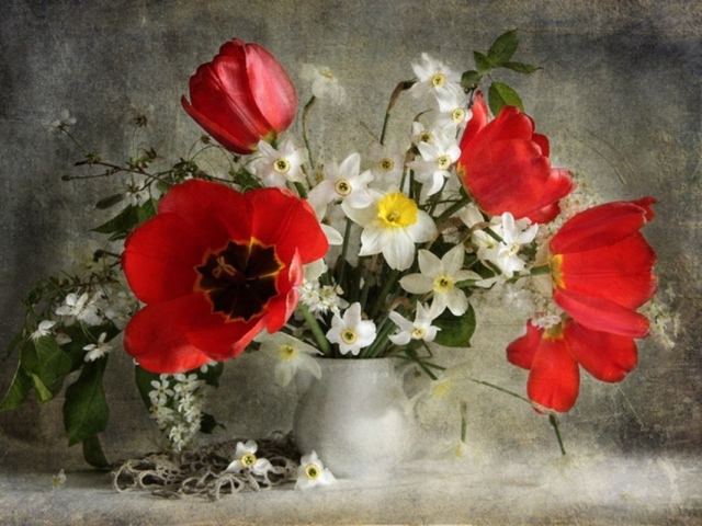 Букет в фарфоровой вазе