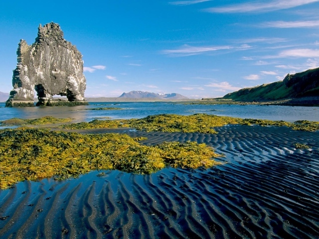 Остров скала