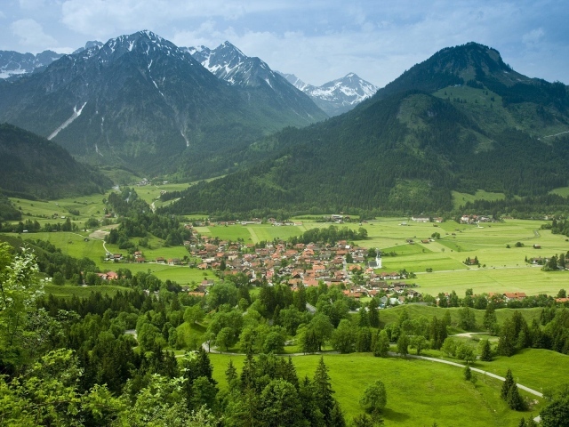 Селение в горной долине