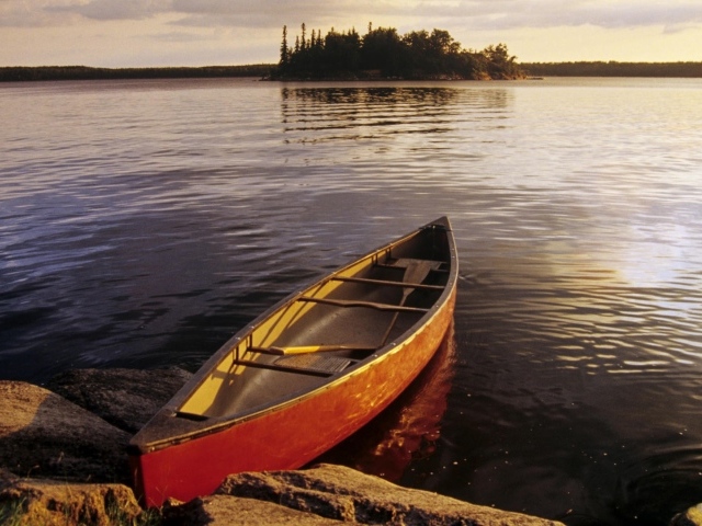 Озеро в Канаде