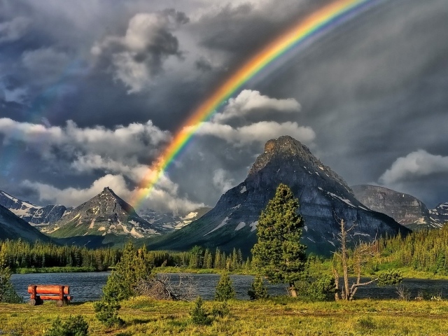 Радуга над горным озером