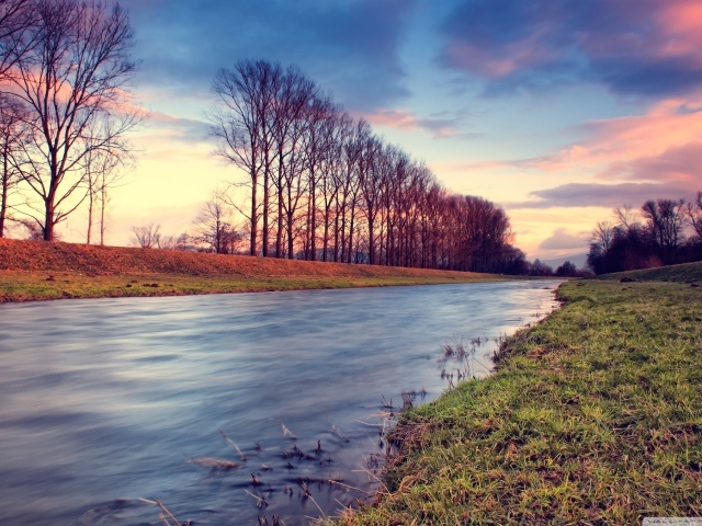 Небольшая речка