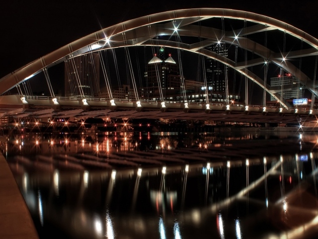 Архитектурный ансамбль на реке