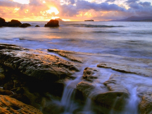 Закат на морском побережье