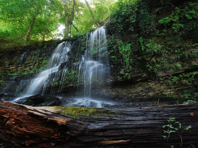 Серебристый водопад
