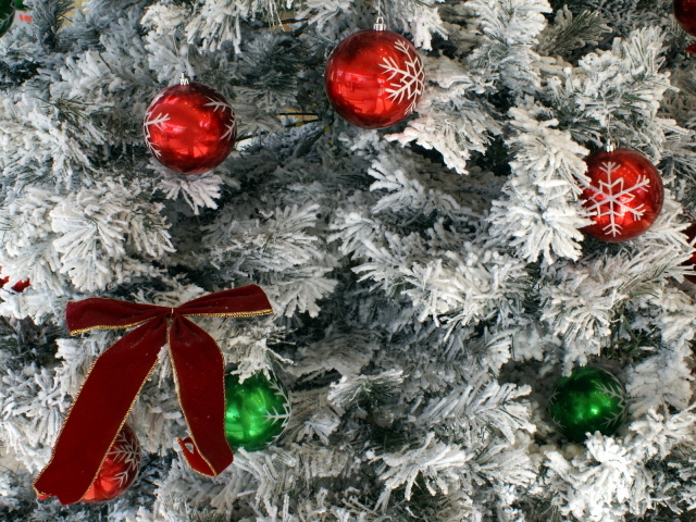Серебряный дождь на новогодней елке 2014