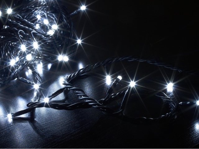 Белая гирлянда