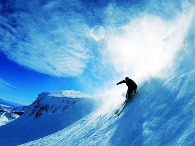 Скоростной спуск по горному склону