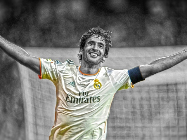 Рауль Гонзалез футболист