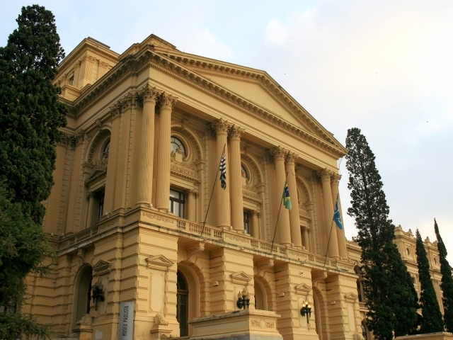 Здание в Рио-де-Жанейро