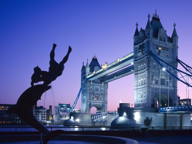 Тауэрский мост в сумерках