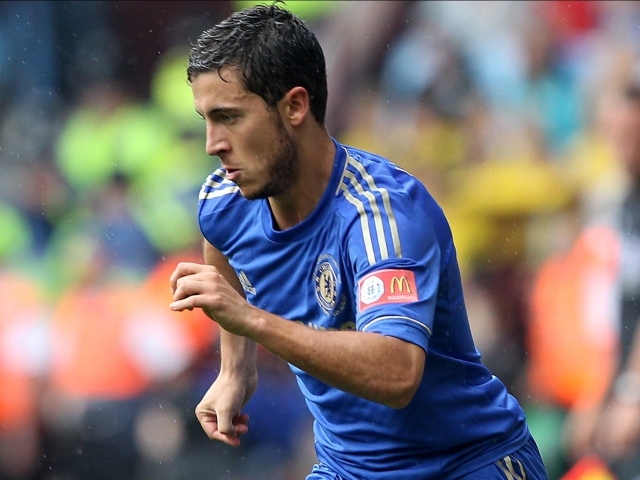 Челси Эден Азар в середине игры