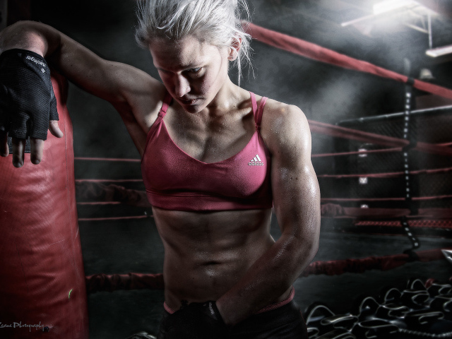 Девушка после боя