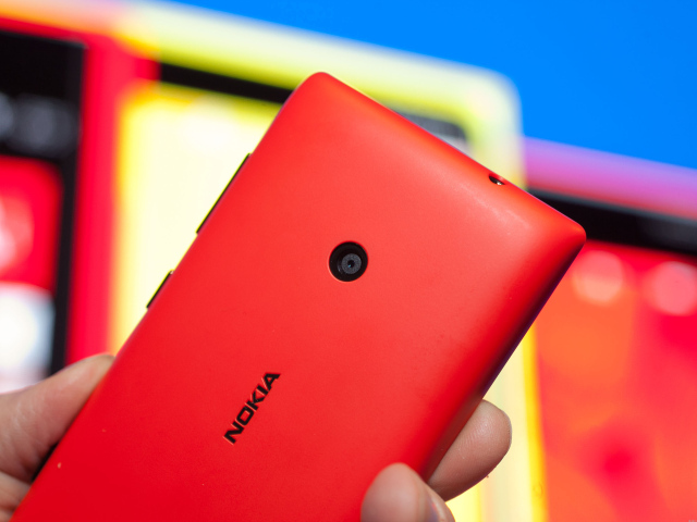 Nokia Lumia 520, красный цвет