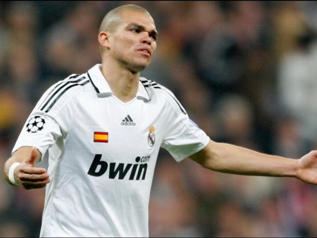 Реал Мадрид Пепе пропустил удар