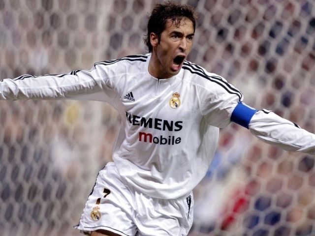 Футболист Аль Садд Рауль Гонсалес