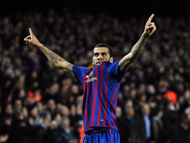 Футболист Барселоны Даниэл Алвес забил гол