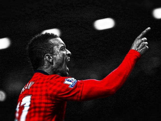  Полузащитник Манчестер Юнайтед Луиш Нани после победы