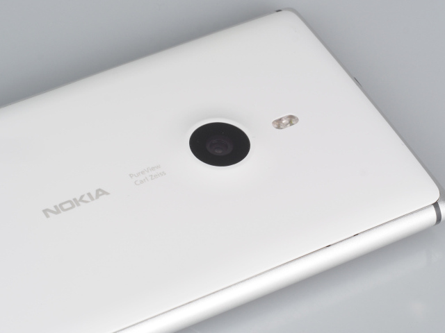 Новая Nokia Lumia 925, белый цвет