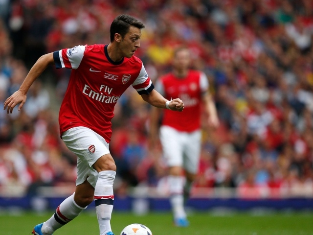 Игрок номер 8 Арсенала Месут Озил