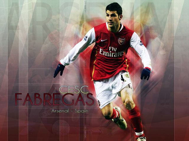 Игрок Барселоны Франсеск Фабрегас в цветах Арсенала