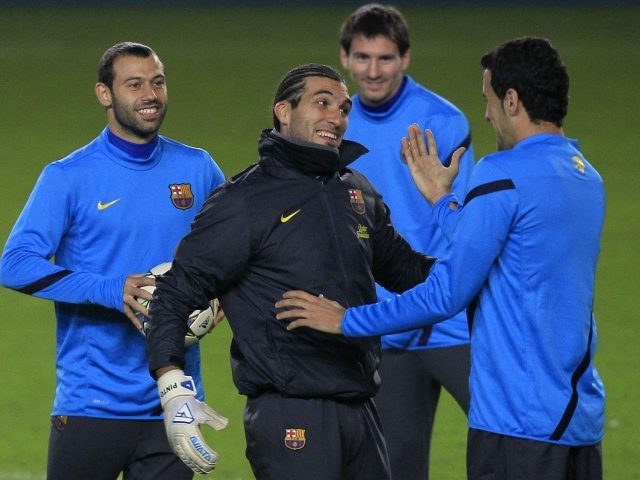 Игрок Барселоны Хосе Пинто после победы