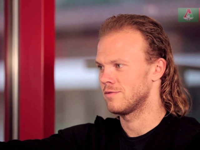 футболист московского Локомотива Виталий Денисов