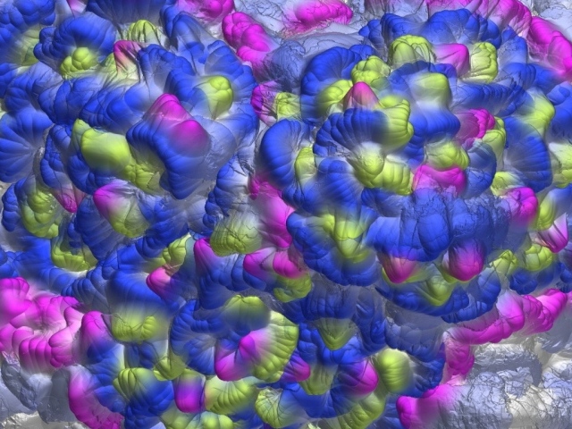 Необычные цветные облака