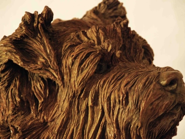 Скульптура собаки норфолк терьер