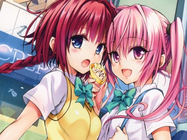 Две подружки на улице