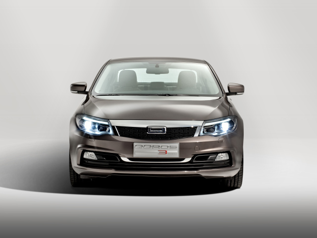 Красивый автомобиль Qoros 3 2014