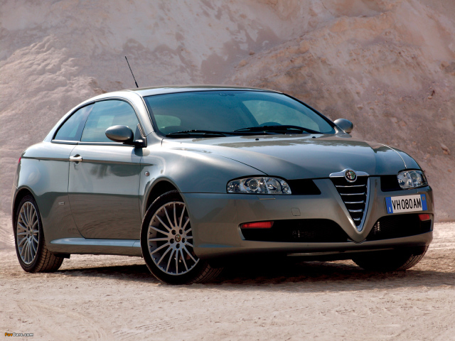 Красивый автомобиль Alfa Romeo 169