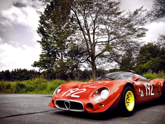 Автомобиль марки Alfa Romeo модели 33