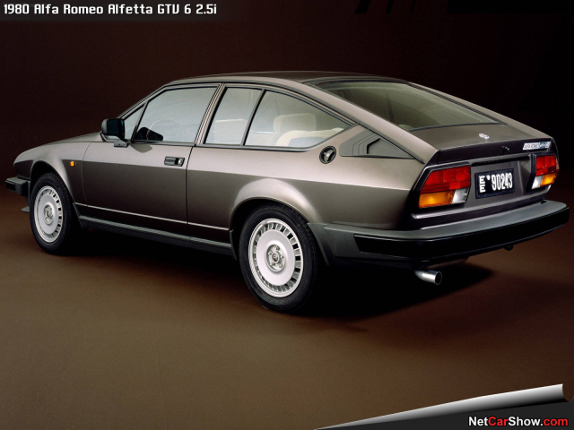 Автомобиль марки Alfa Romeo модели alfetta